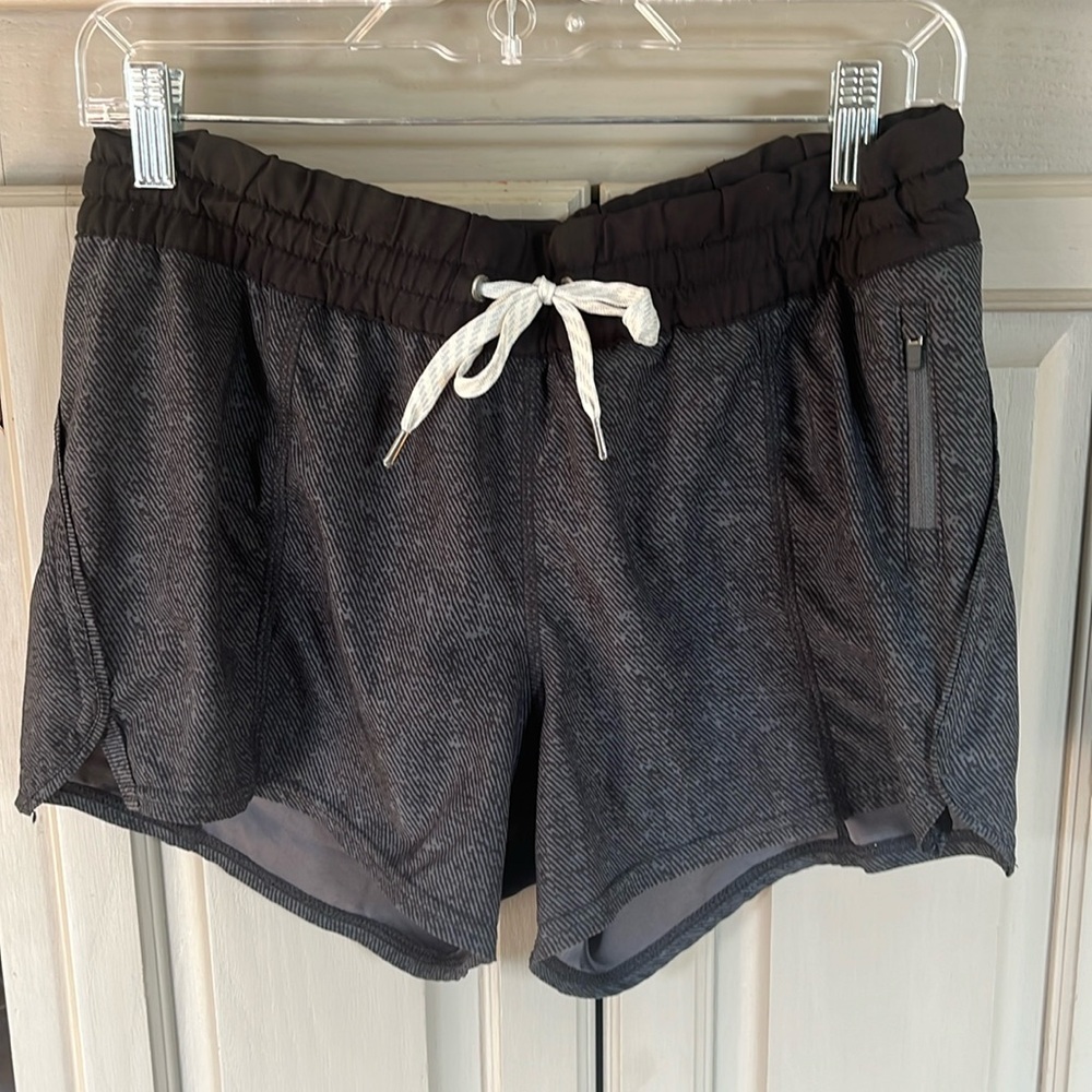 Women’s size medium Vuori shorts